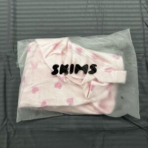 Skims Velvet Lace Slip Dress (Cherry Blossom Heart Breaker | Small )